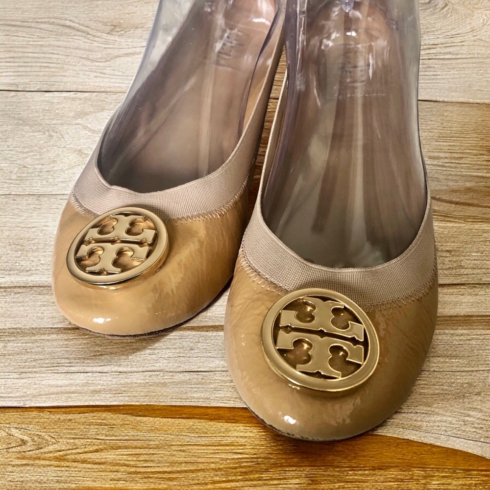 Tory Burch Caroline Nude Tan Patent Leather Ballet Flats Womens 7.5M Slip On
